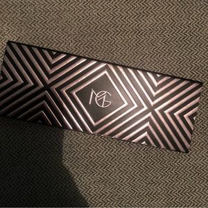 Kathleen lights x makeup geek highlighter palette